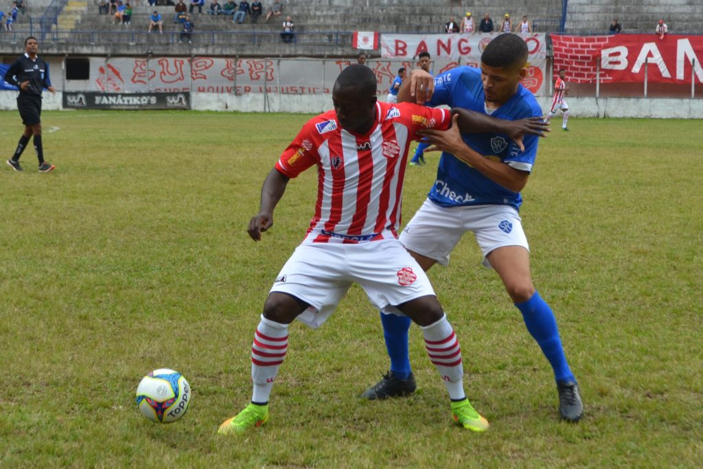 Bruno Luiz chegou a importante marca contra o Serrano (Foto: Emerson Pereira/Bangu)